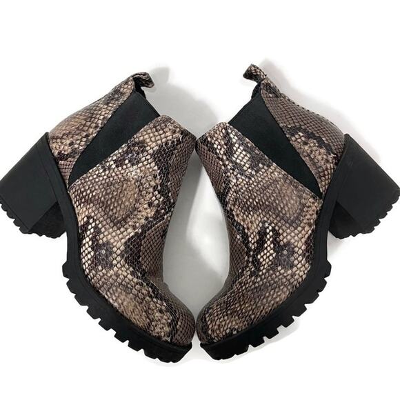 Dirty Laundry Chunky Block Heel Booties Snakeskin Print Size 6.5 - Picture 6 of 11
